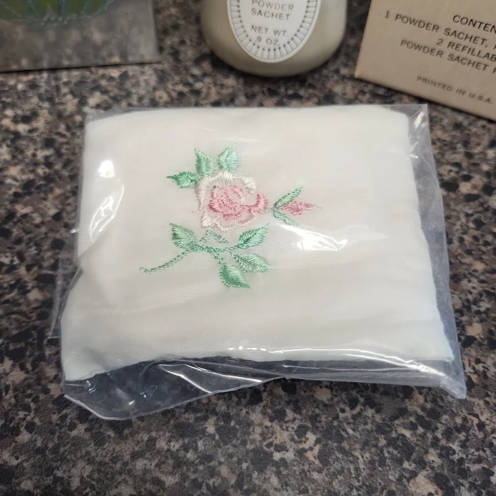 VINTAGE Avon Rapture Perfumed‎ Pillowettes  Powder Satchet & 2 Satchet Pillows